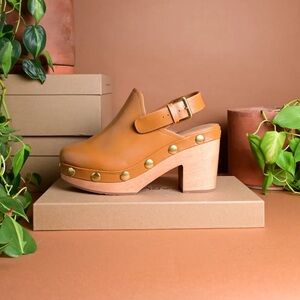 Charlotte Stone Hari clogs in Bamboo Stud size 9